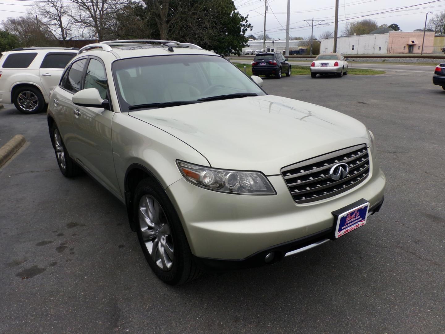 2008 Champagne Infiniti FX FX35 AWD (JNRAS08W08X) with an 3.5L V6 DOHC 24V engine, 5-Speed Automatic Overdrive transmission, located at 5700 Curlew Drive, Norfolk, VA, 23502, (757) 455-6330, 36.841885, -76.209412 - Photo#4